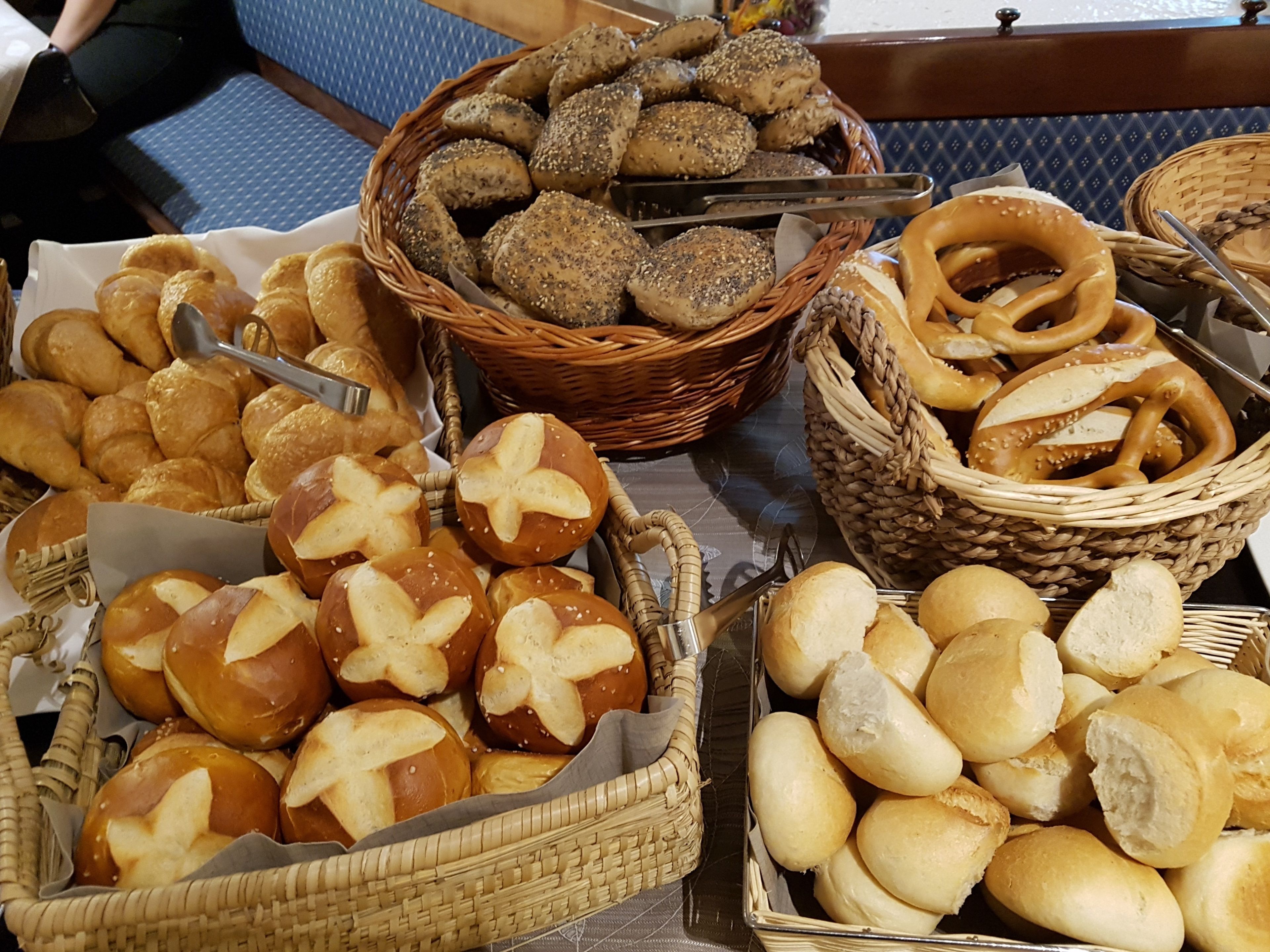 Tägliches großes Frühstück gegen Gebühr
