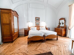 Superior Double or Twin Room | Desk, iron/ironing board, travel crib, free WiFi - Hotel de Moura (Moura)