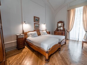 Superior Double or Twin Room | Desk, iron/ironing board, travel crib, free WiFi - Hotel de Moura (Moura)