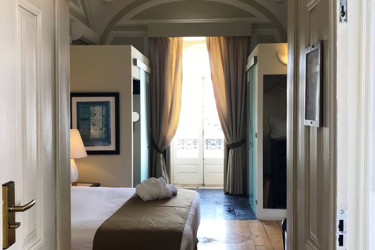 desk, iron/ironing board, travel cot, free wifi