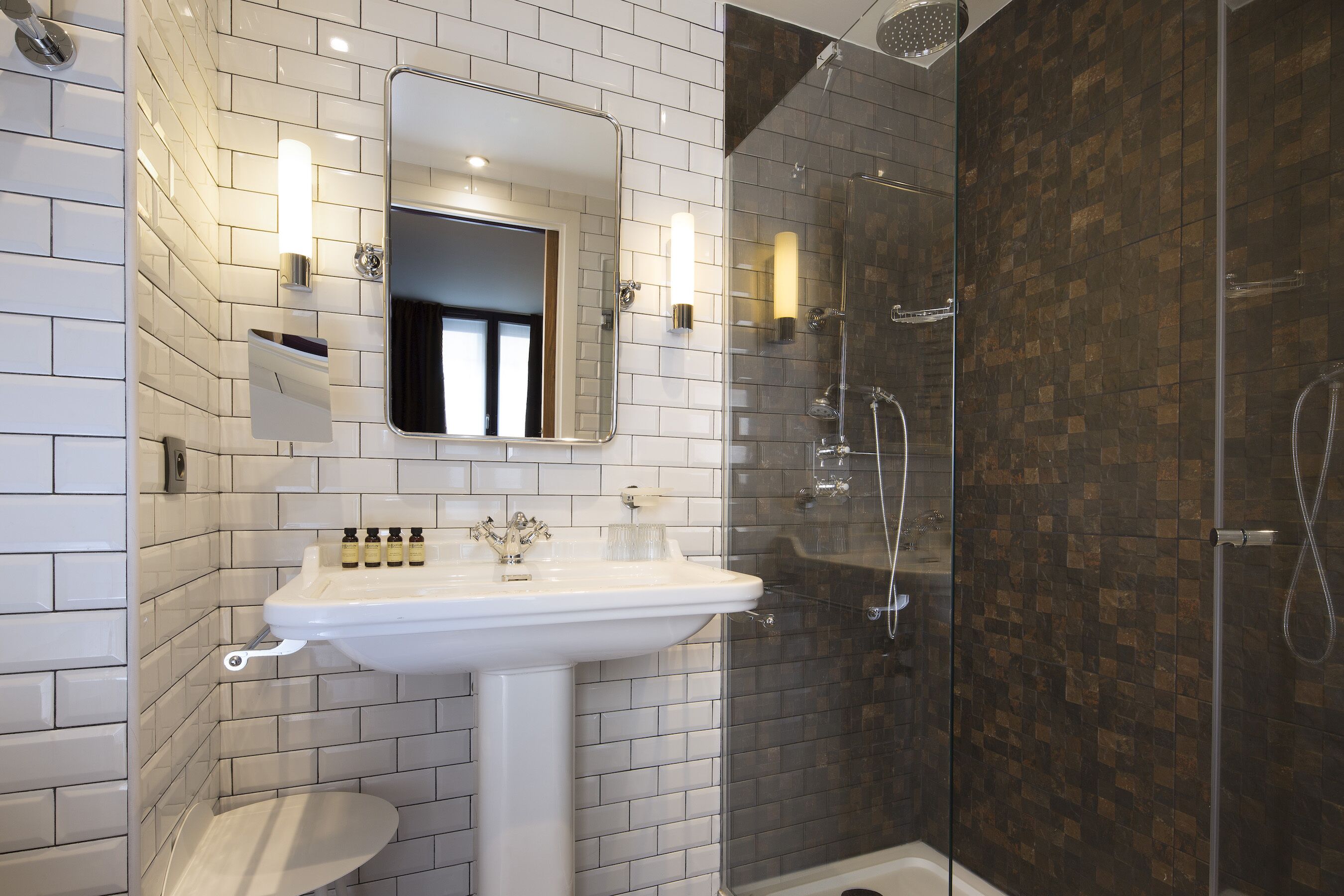 twin room | bathroom | eco-friendly toiletries, bathrobes, slippers, towels