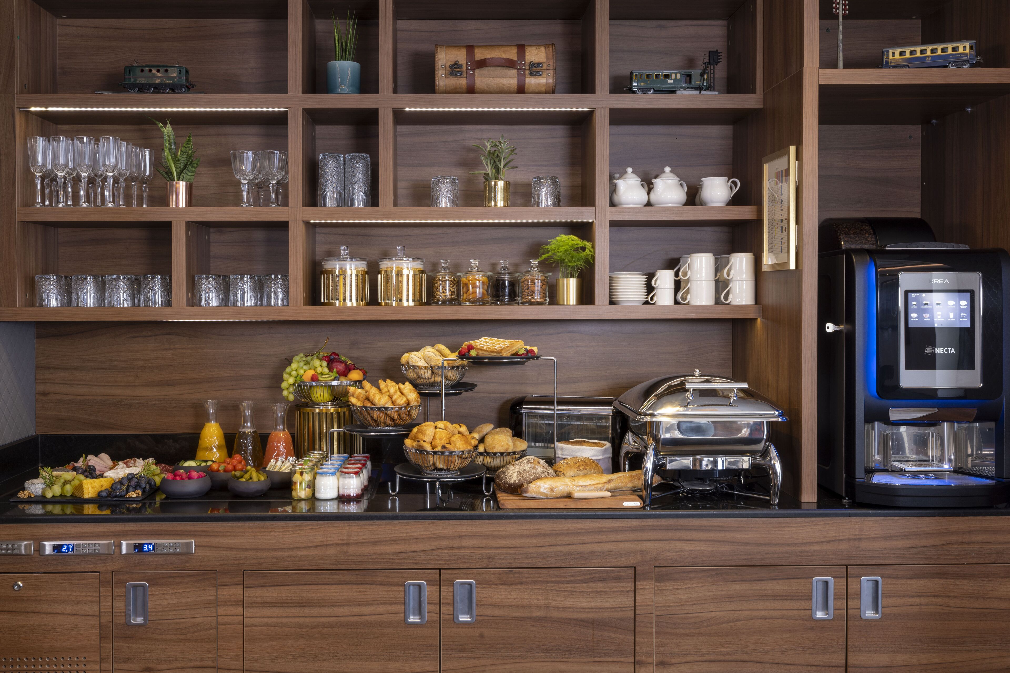 daily buffet breakfast (eur 18 per person)