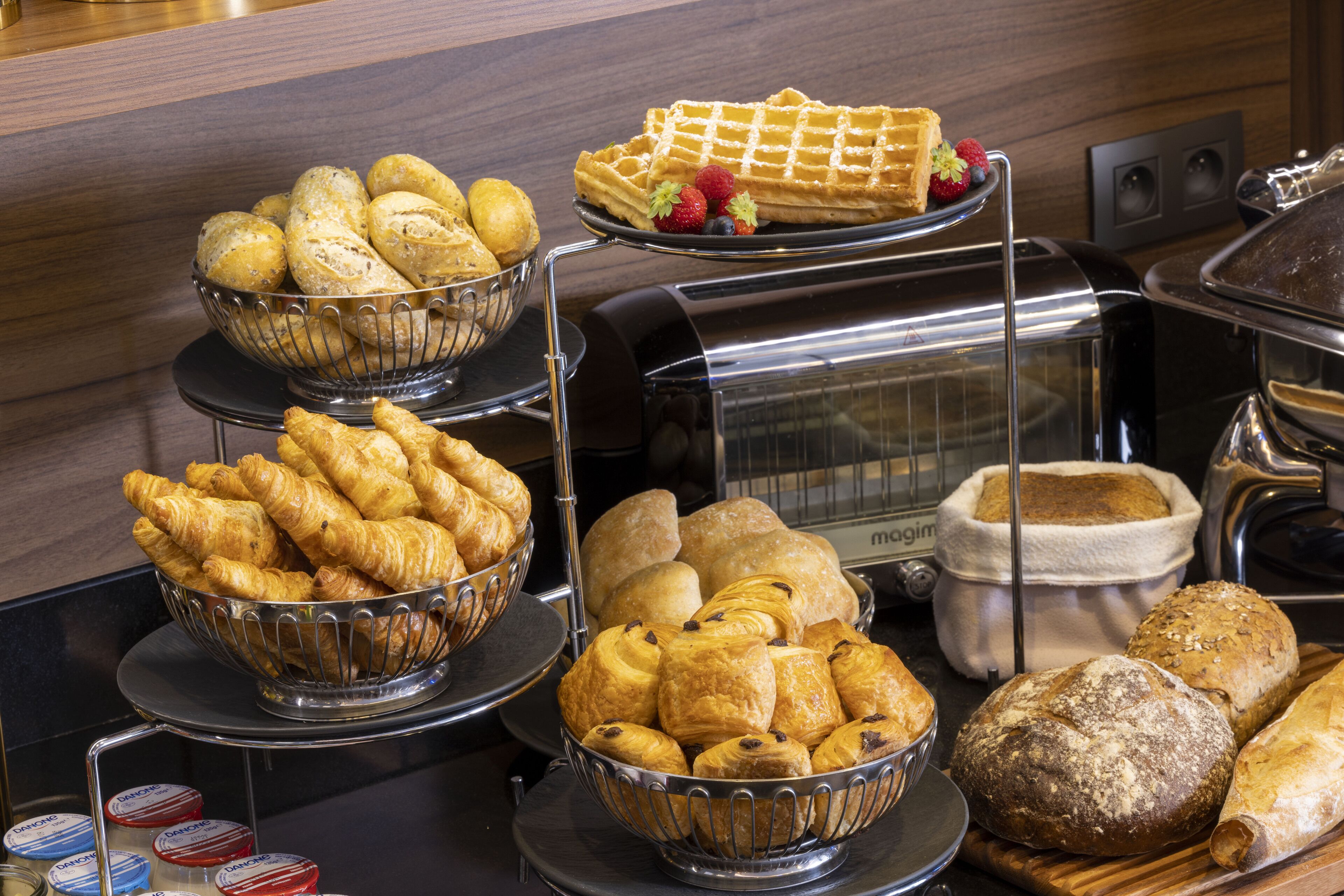 daily buffet breakfast (eur 18 per person)