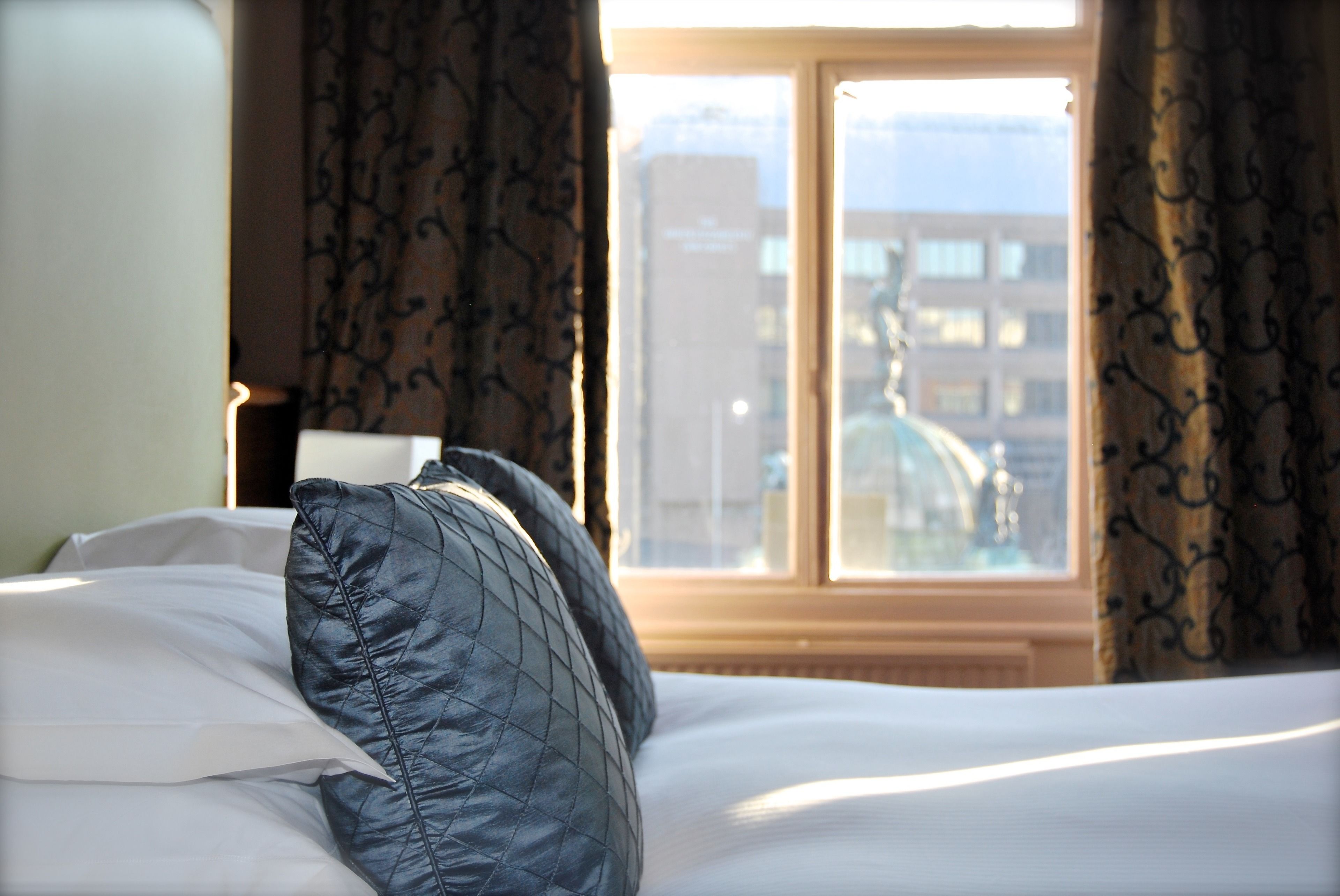 Classic Double Room, 1 Double Bed | Individually decorated, individually furnished, desk, blackout drapes