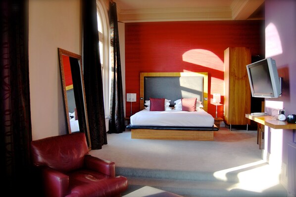 Habitación doble ejecutiva, 1 cama King size | Decoración personalizada, muebles diferentes y escritorio 