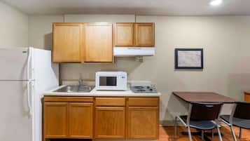 Standard Studio, Non Smoking, Refrigerator & Microwave | Desk, laptop workspace, iron/ironing board, free WiFi