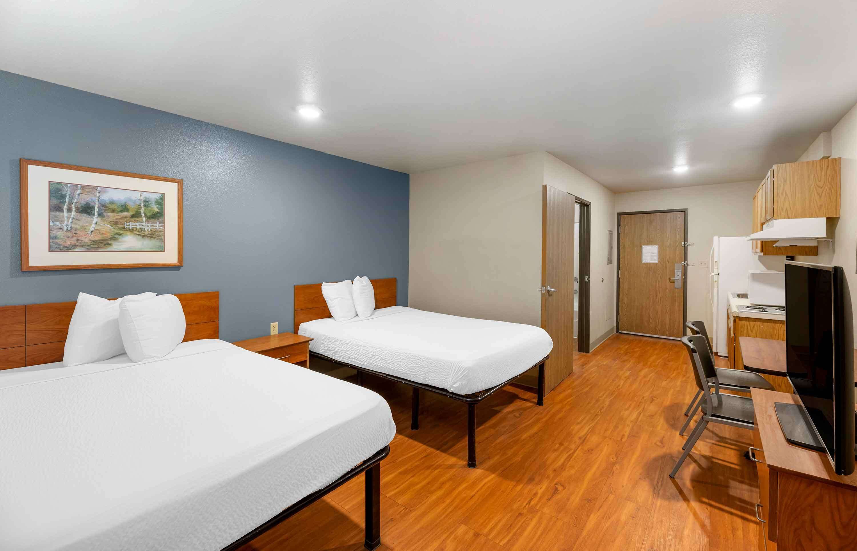 标准开间, 2 张双人床, 无烟房, 冰箱和微波炉 | 办公桌、笔记本电脑工作区、熨斗/熨板、免费 WiFi