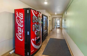 Lobby - Extended Stay America Select Suites - Lubbock - South (Lubbock)
