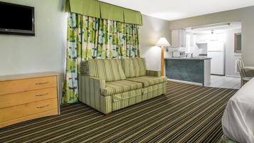 Desk, laptop workspace, iron/ironing board, free WiFi