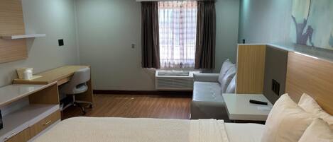 Room, 1 King Bed, Non Smoking