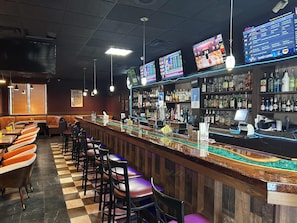 Bar (on property) - Wyndham Garden Salina Conference Center (Salina)