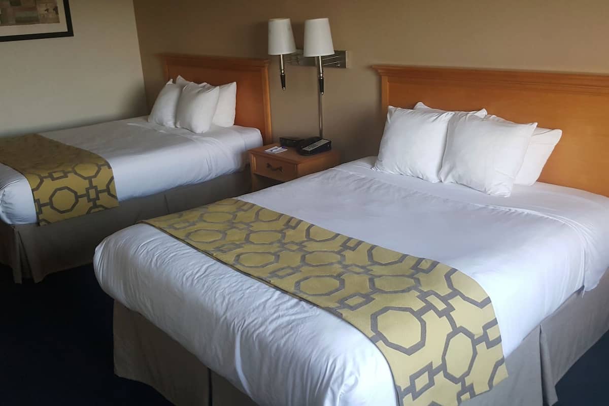 In-room safe, desk, laptop workspace, blackout drapes