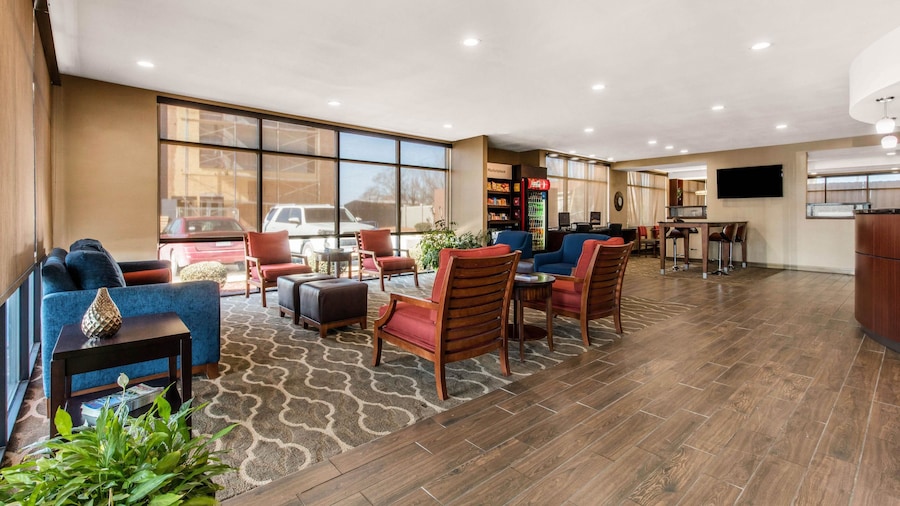 Comfort Suites Tuscaloosa near University