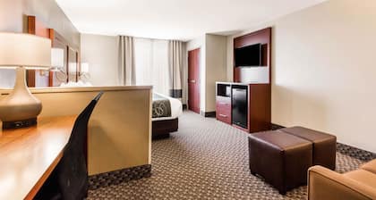 Comfort Suites Tuscaloosa near University