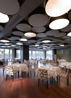 Daily buffet breakfast (EUR 12.5 per person)