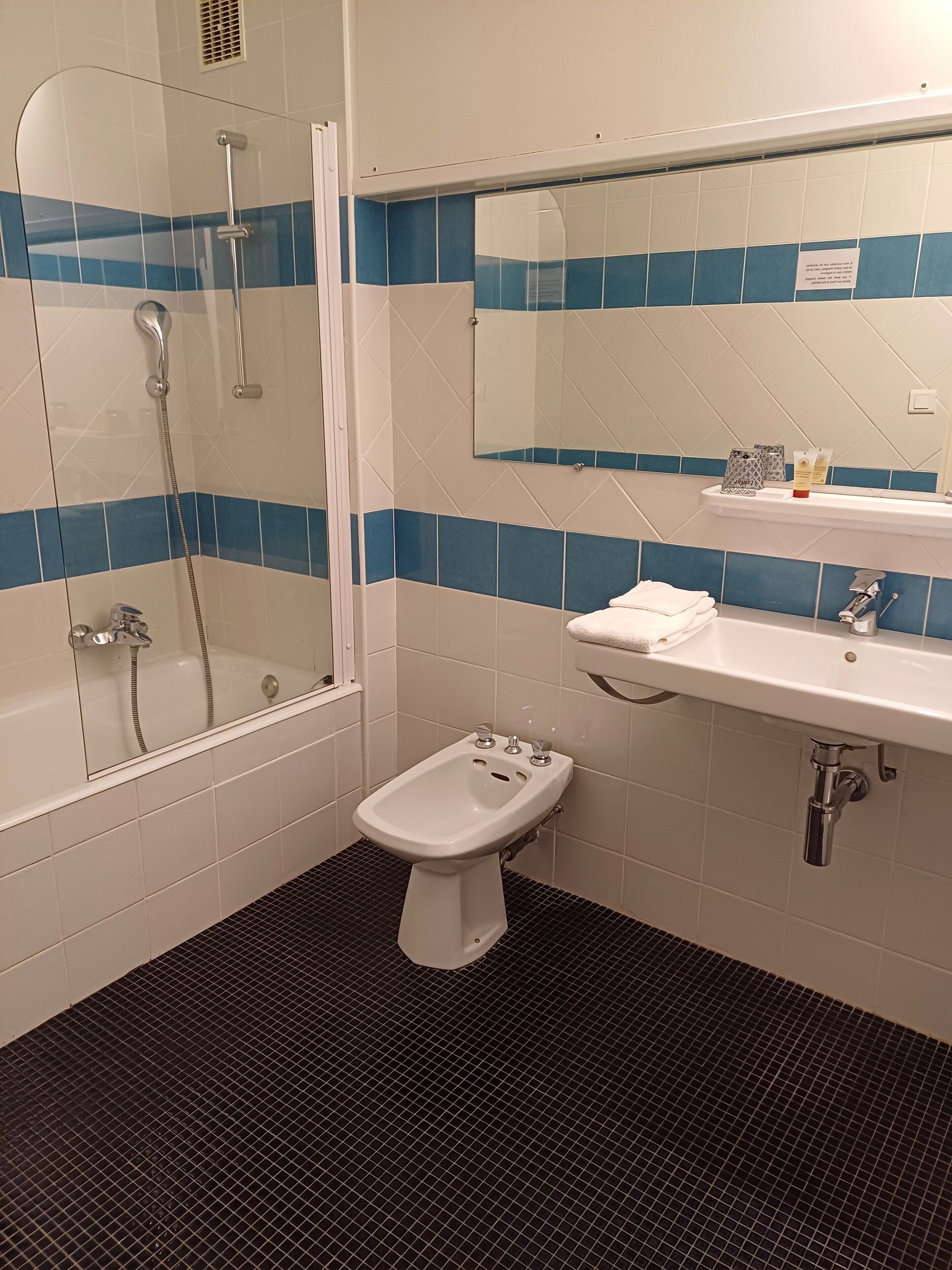 classic double or twin room | bathroom | free toiletries, hair dryer, bathrobes, towels