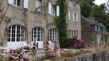 Colazione (14.00 EUR a persona)