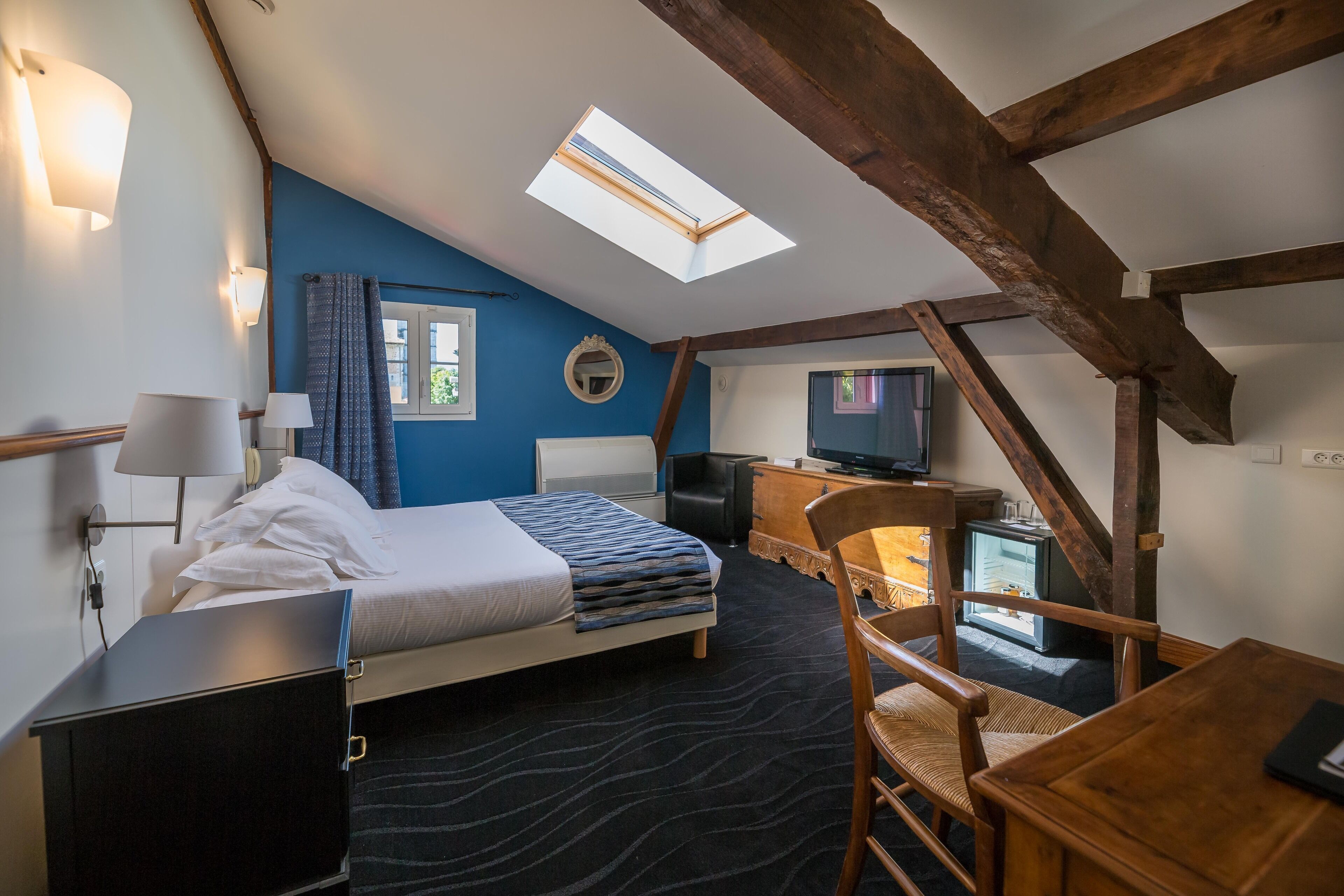 minibar, in-room safe, soundproofing, free wifi