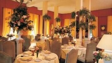 Breakfast, lunch, dinner served; French cuisine