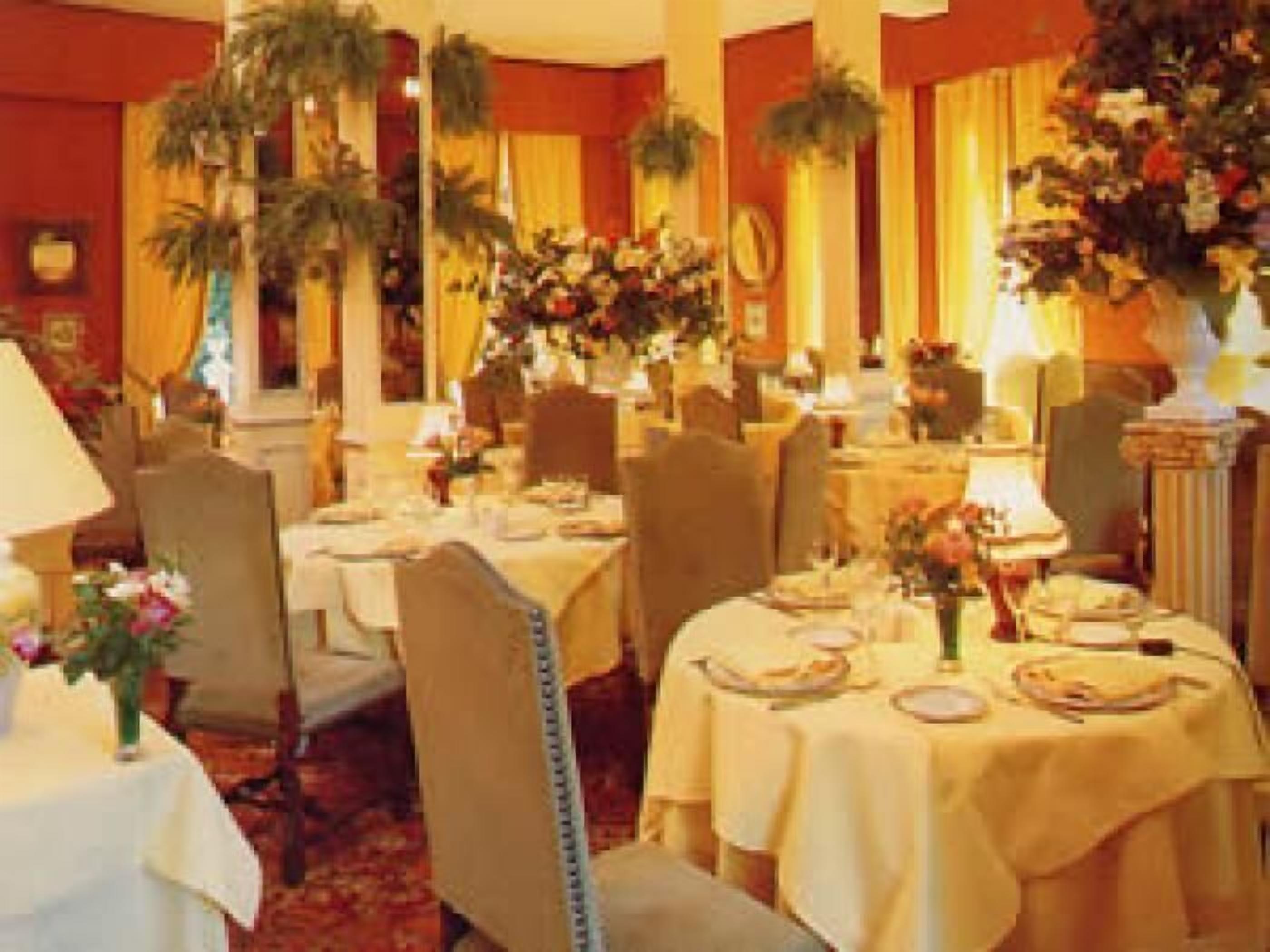 breakfast, lunch, dinner served; french cuisine