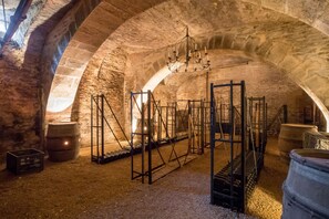 Winery - Villa Louise (Aloxe-Corton)