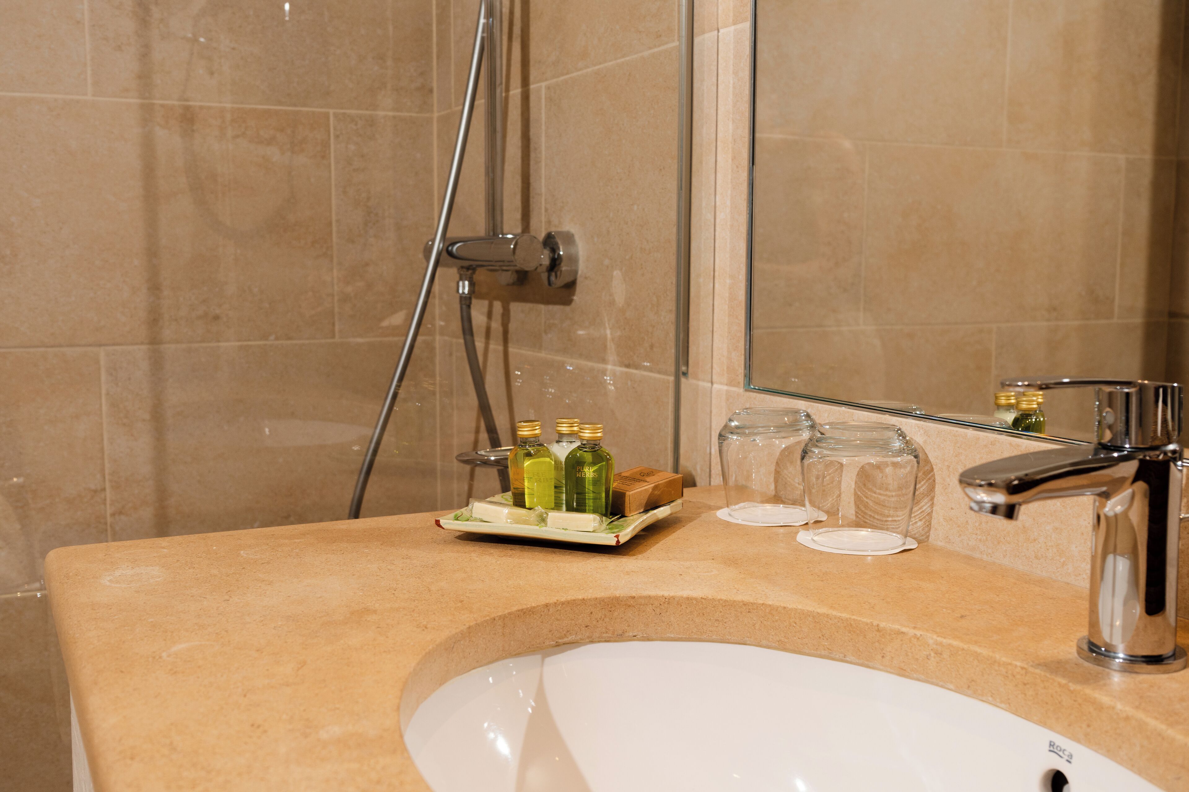 garden room | bathroom | free toiletries, hair dryer, bathrobes, slippers