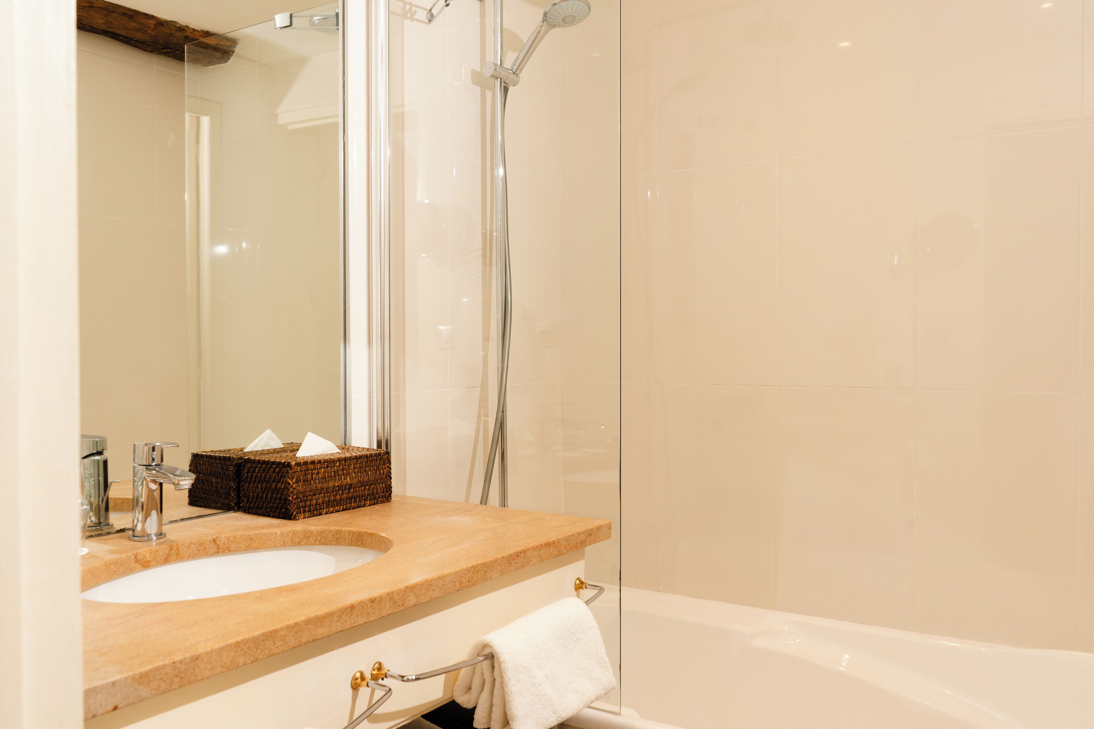 vineyard room | bathroom | free toiletries, hair dryer, bathrobes, slippers
