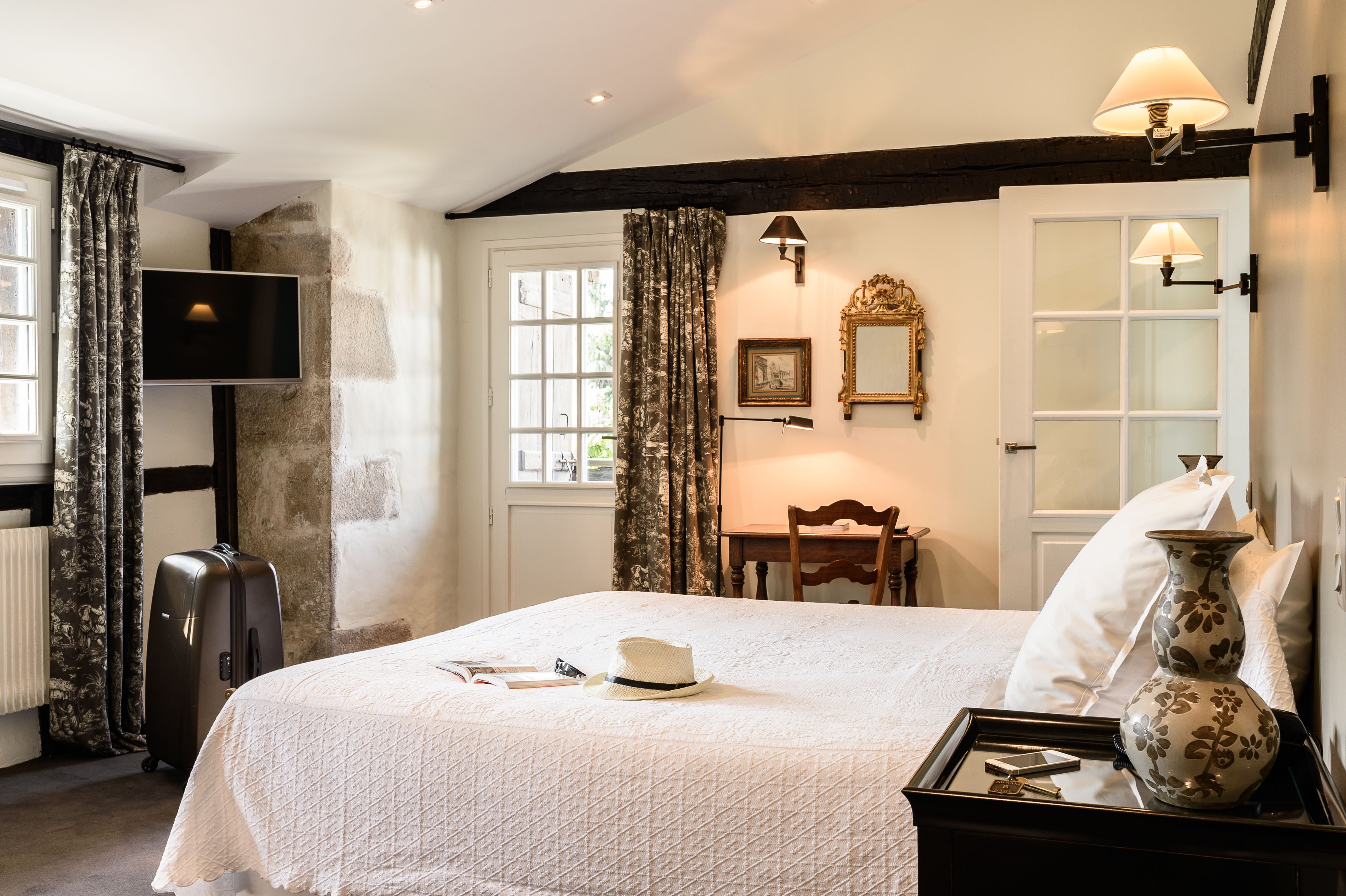 double room (prestige) | 1 bedroom, premium bedding, in-room safe, individually decorated