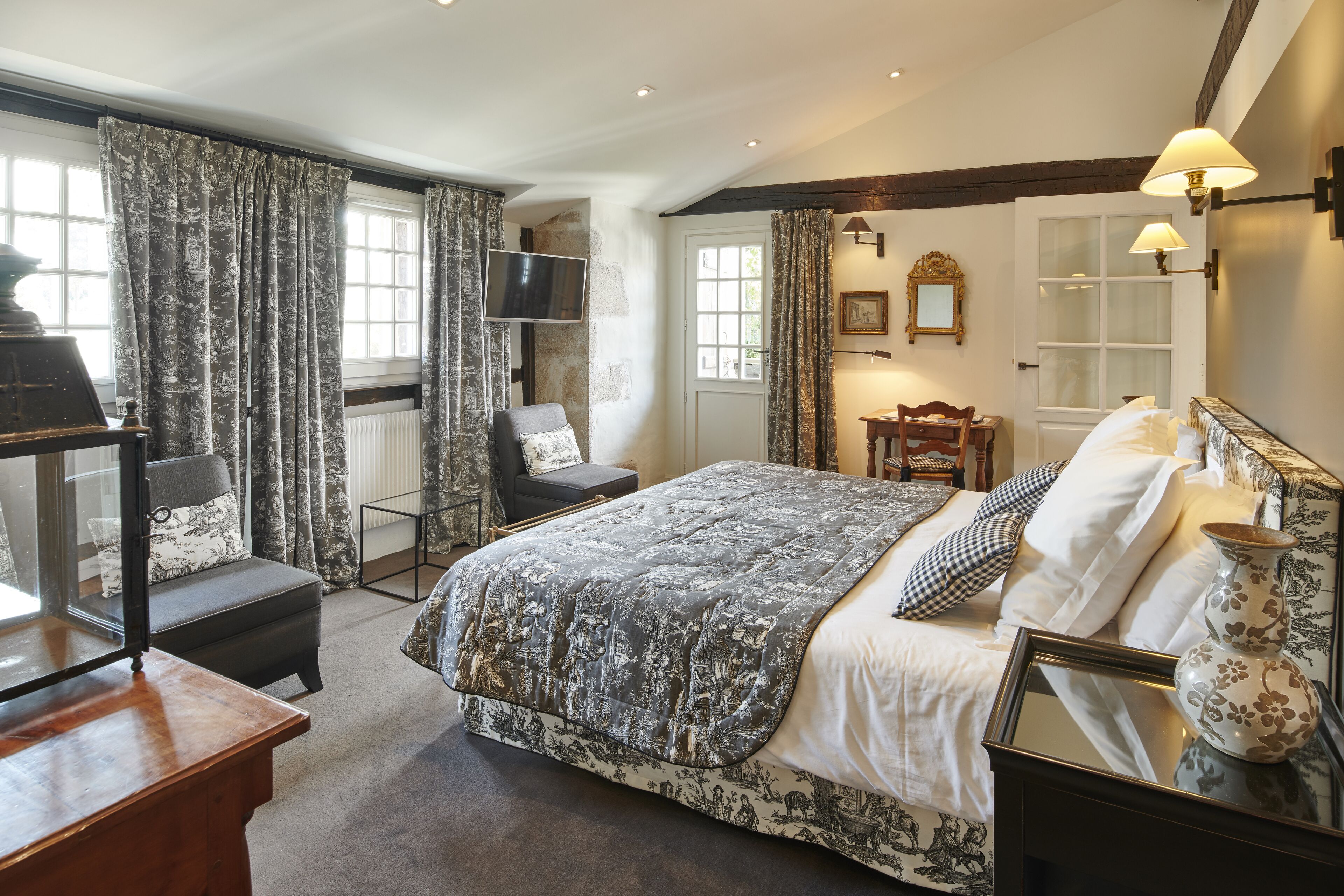 double room (prestige) | 1 bedroom, premium bedding, in-room safe, individually decorated