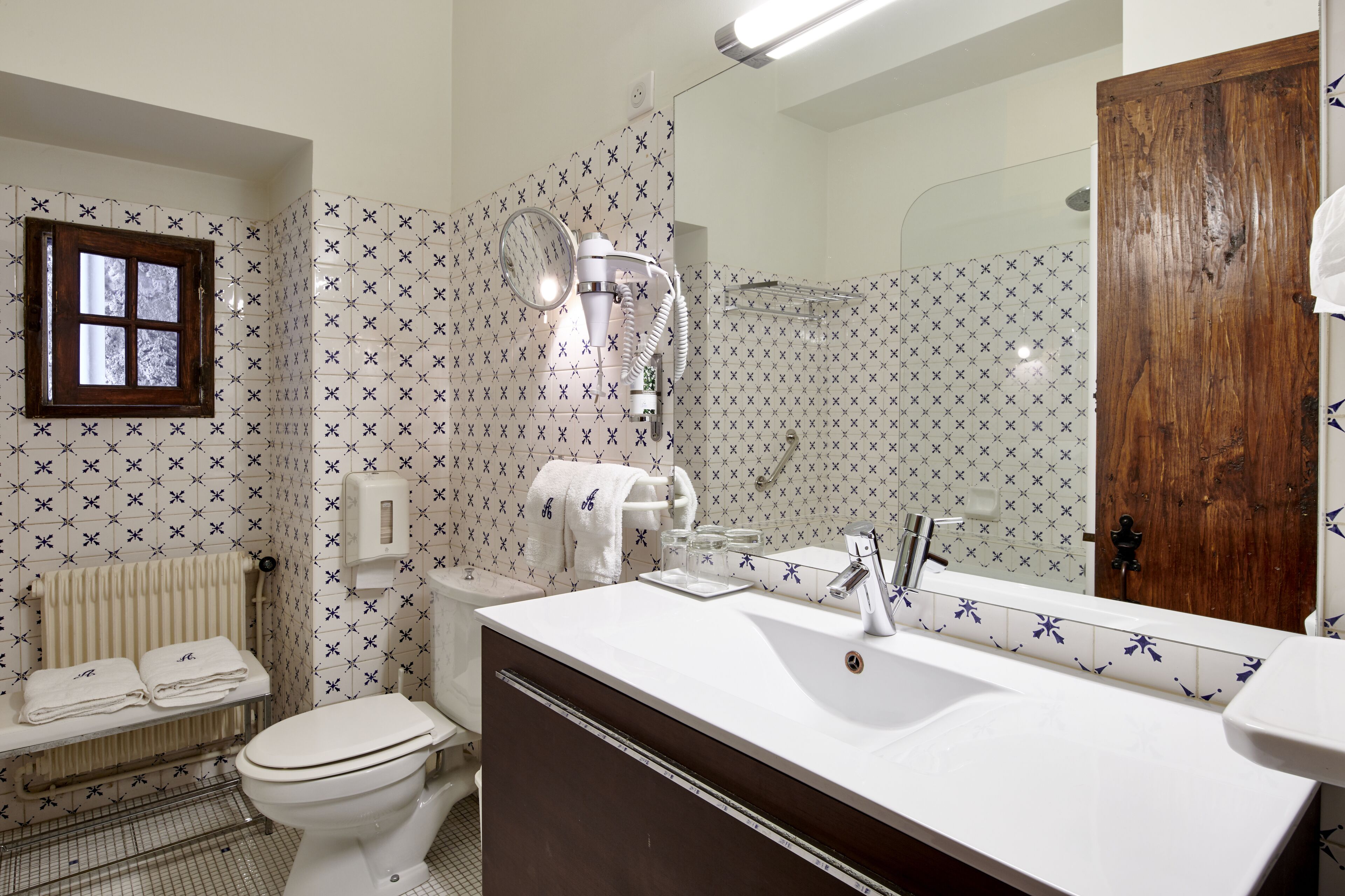 double room (tradition) | bathroom | free toiletries, hair dryer, towels