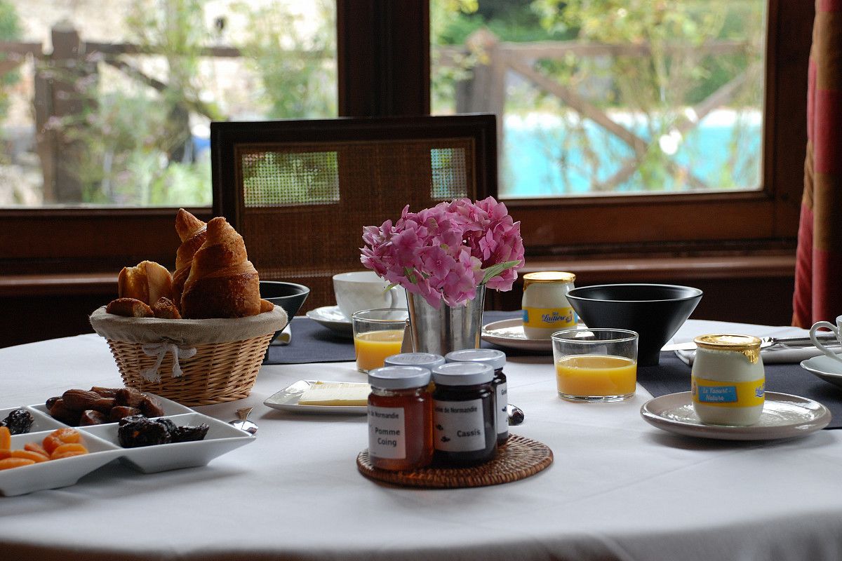 daily buffet breakfast (eur 15.00 per person)