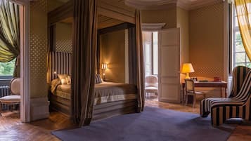 Suite Luxe (Madame) | Literie de qualité supérieure, coffres-forts dans les chambres, bureau