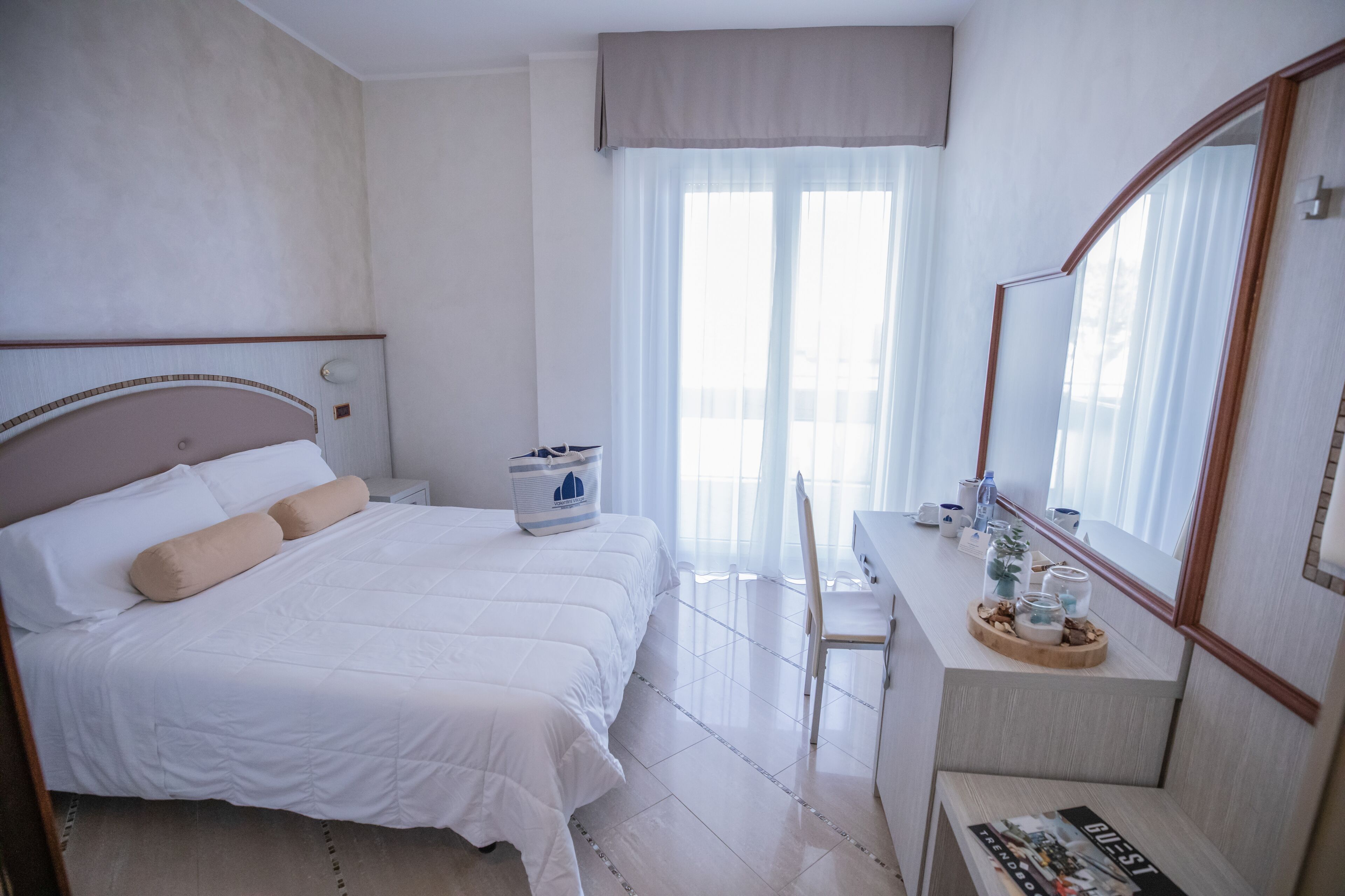 Minibar, in-room safe, desk, free WiFi