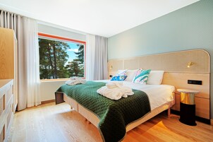 Minibar, escritorio, cunas gratuitas y wifi gratis