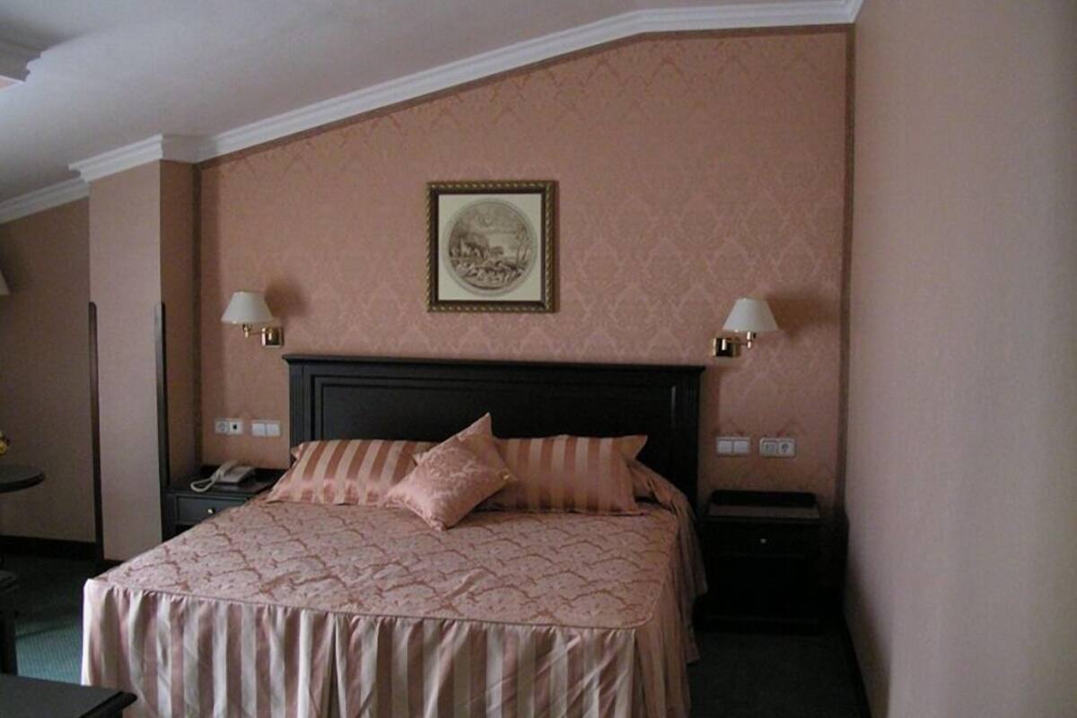 minibar, in-room safe, desk, blackout curtains