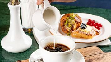 Daily buffet breakfast for a fee