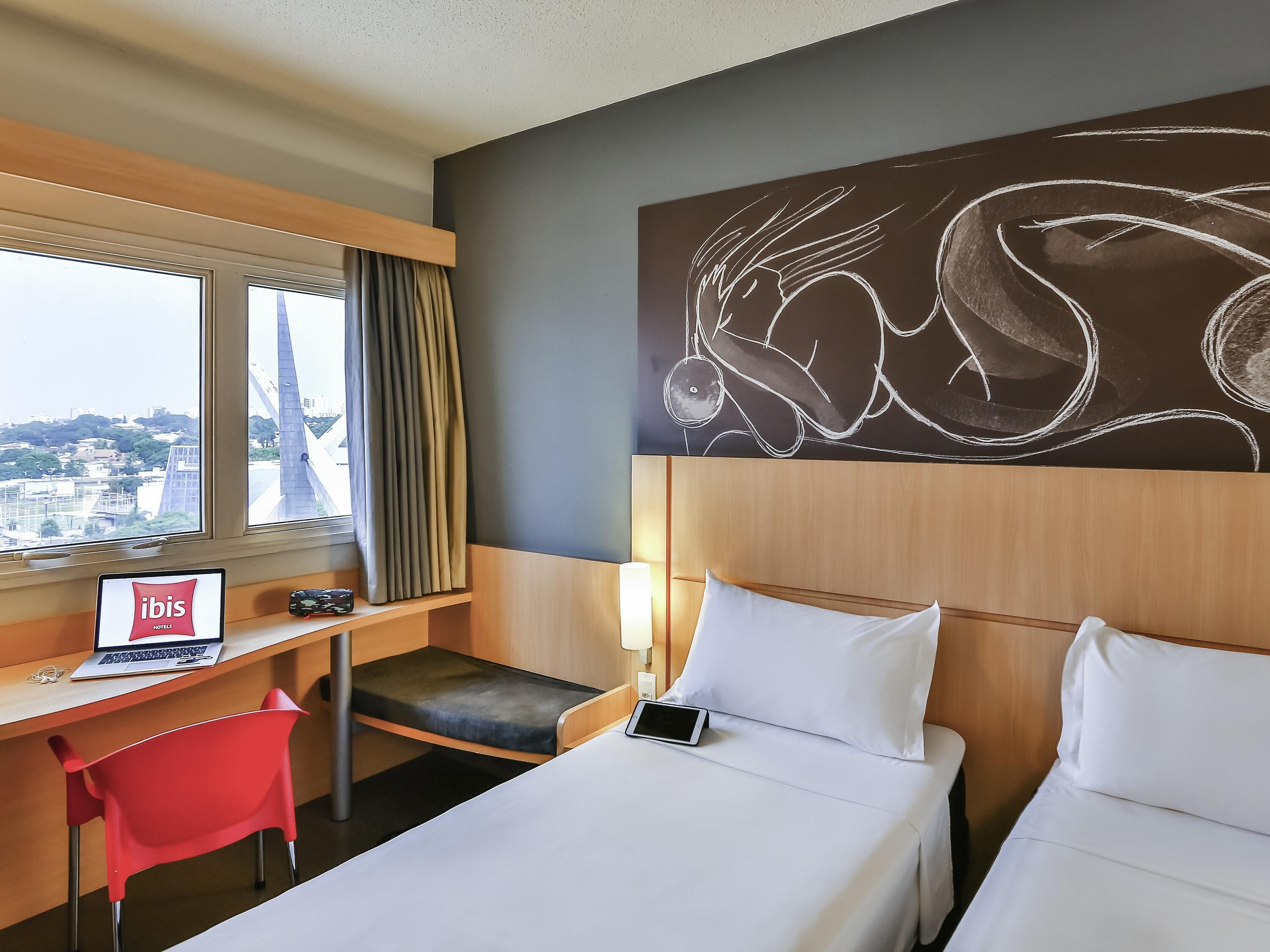 1 bedroom, minibar, blackout drapes, soundproofing