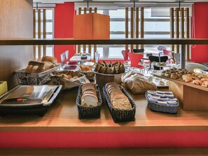 Breakfast, lunch, dinner and brunch served  - Ibis Goiania (Goiania)