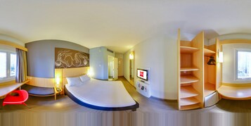 1 habitación, minibar, cortinas blackout y sistema de insonorización 