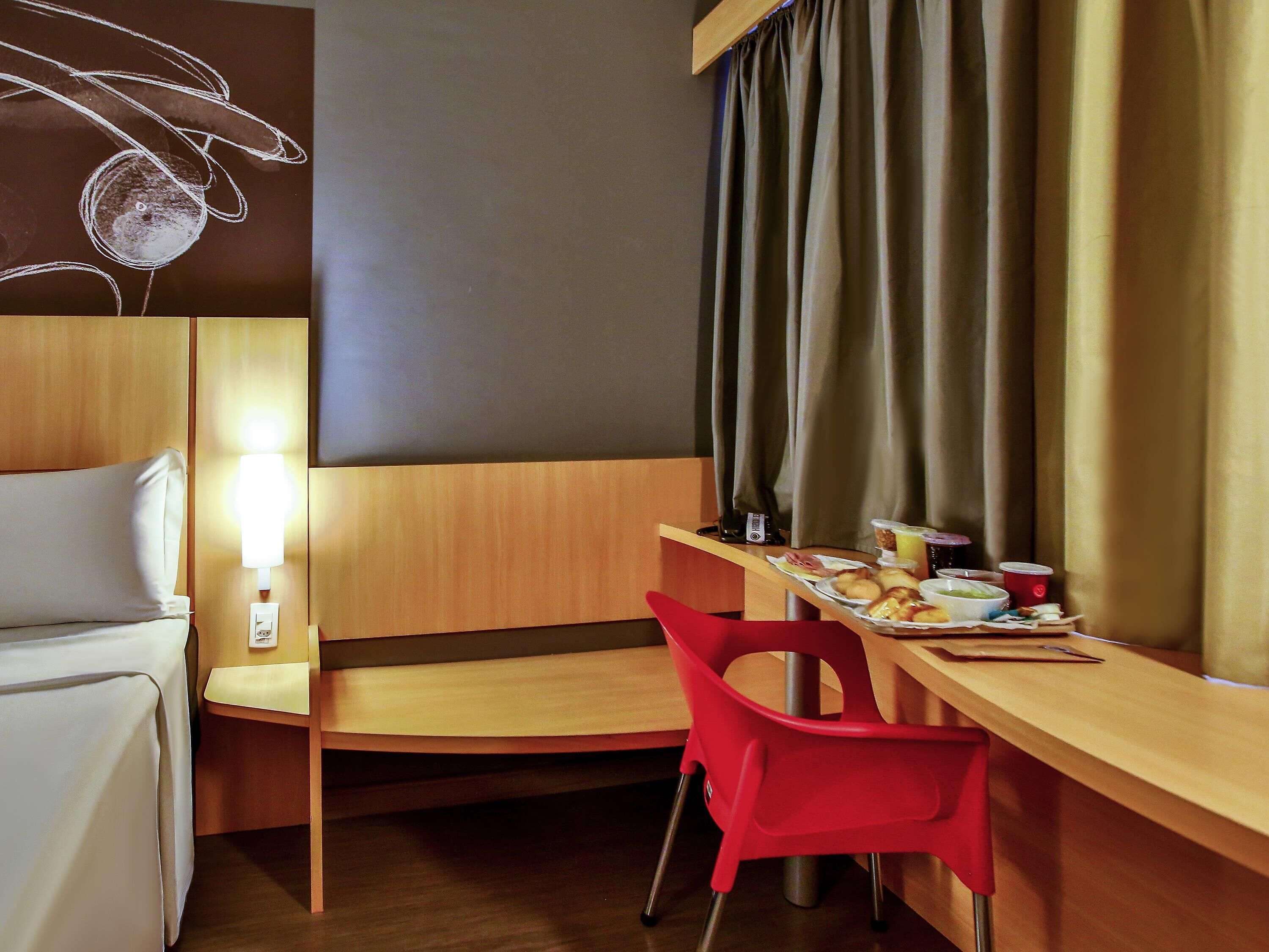 Superior Apartment, 1 Queen Bed | 1 bedroom, minibar, blackout curtains, soundproofing