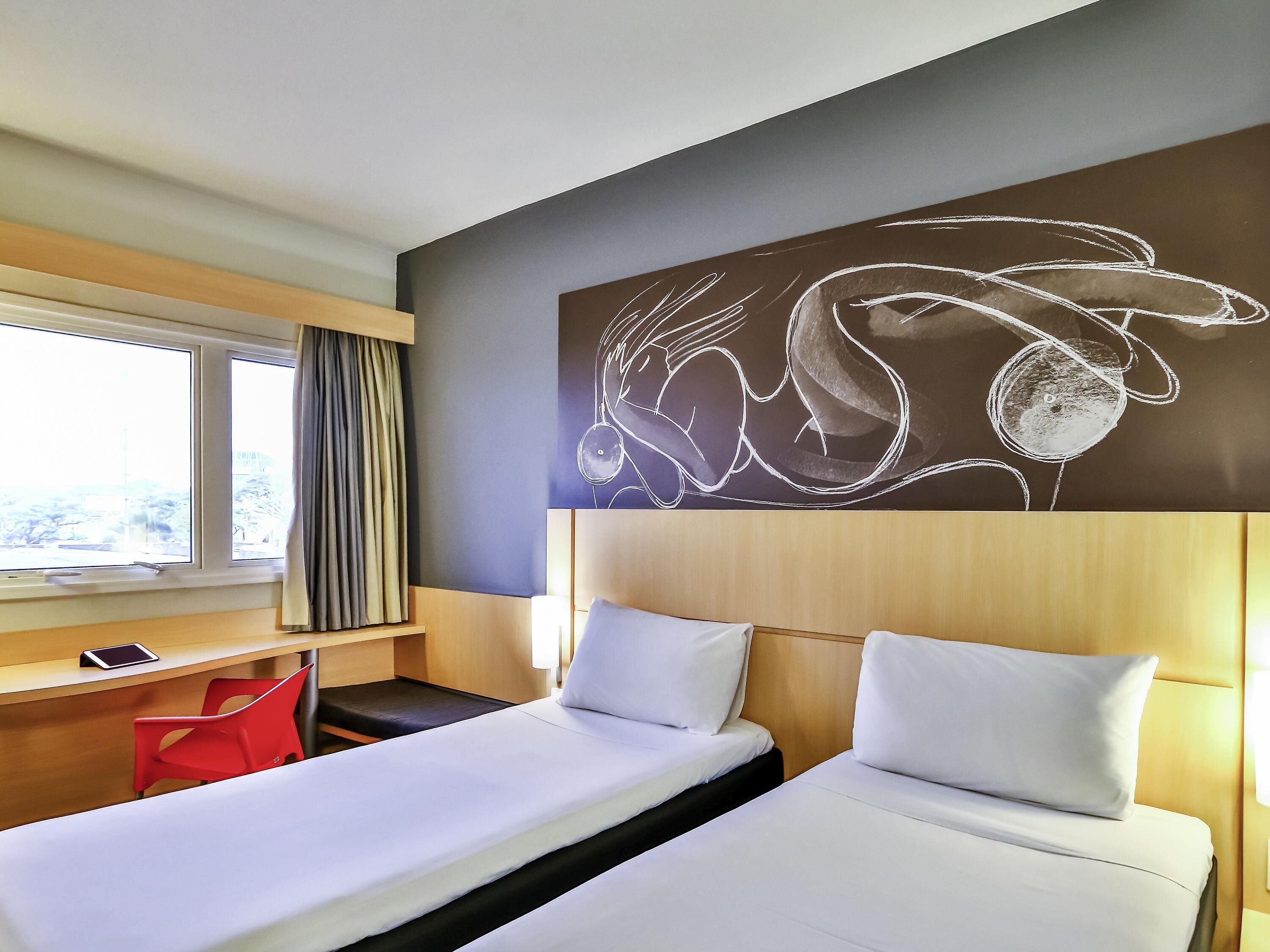 Superior Apartment, 2 Single Beds | 1 bedroom, minibar, blackout curtains, soundproofing