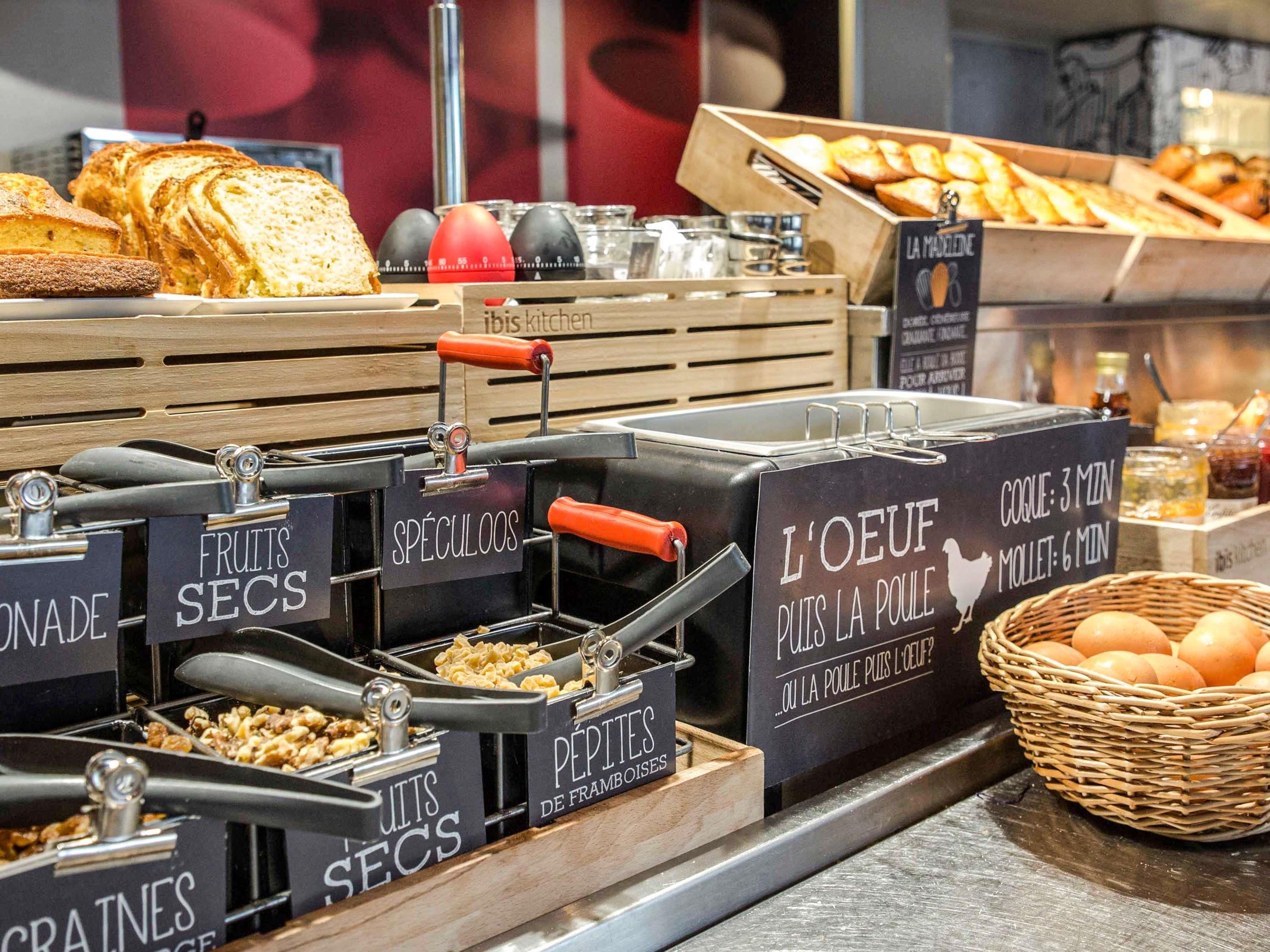 Petit déjeuner buffet servi tous les jours en supplément