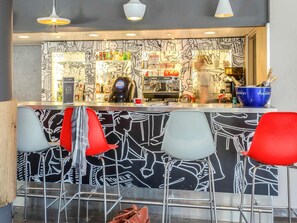 Bar (on property) - ibis Cannes Mandelieu (Mandelieu-La-Napoule)