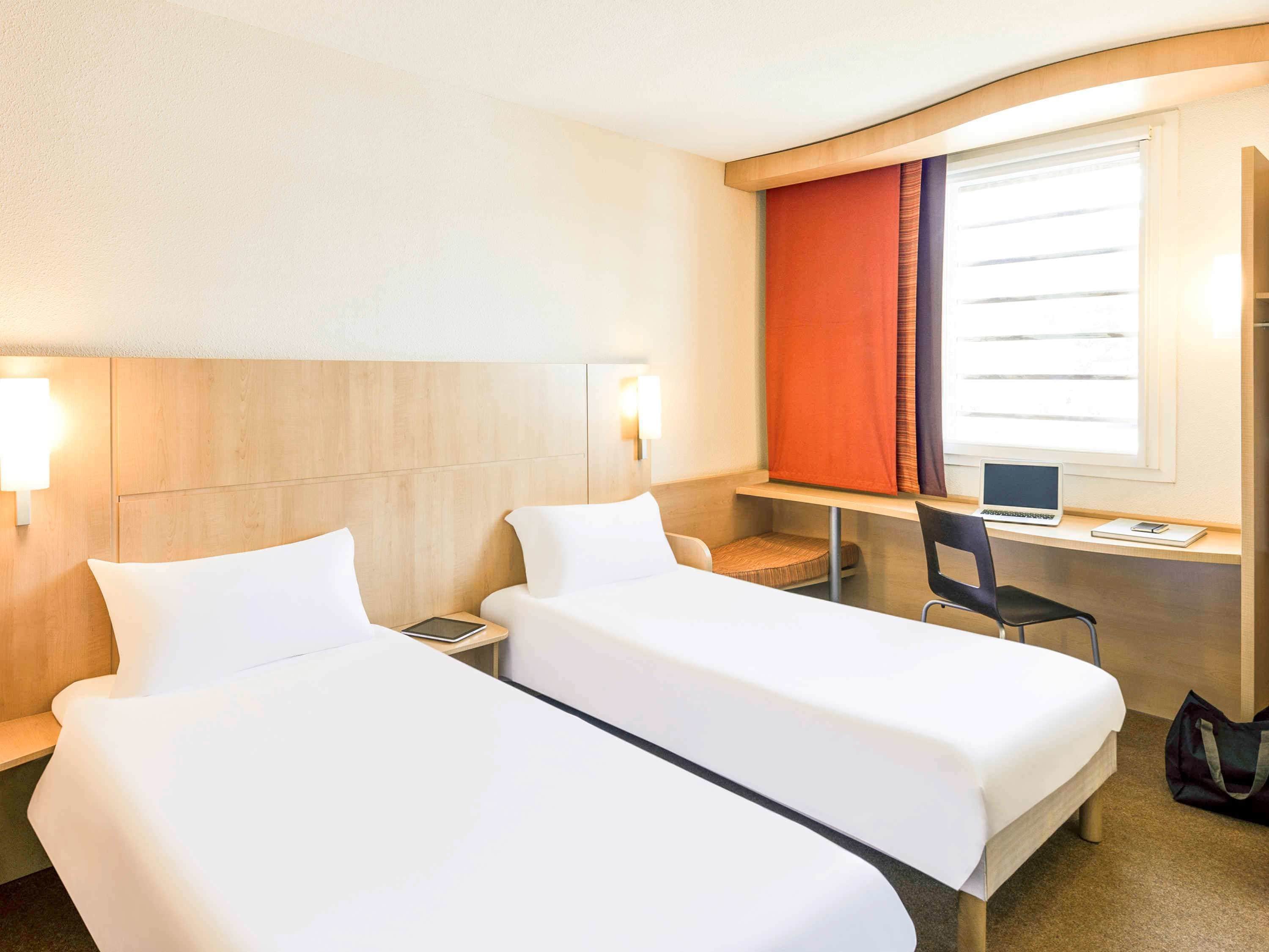 Standard Room, 2 Twin Beds | In-room safe, desk, soundproofing, iron/ironing board