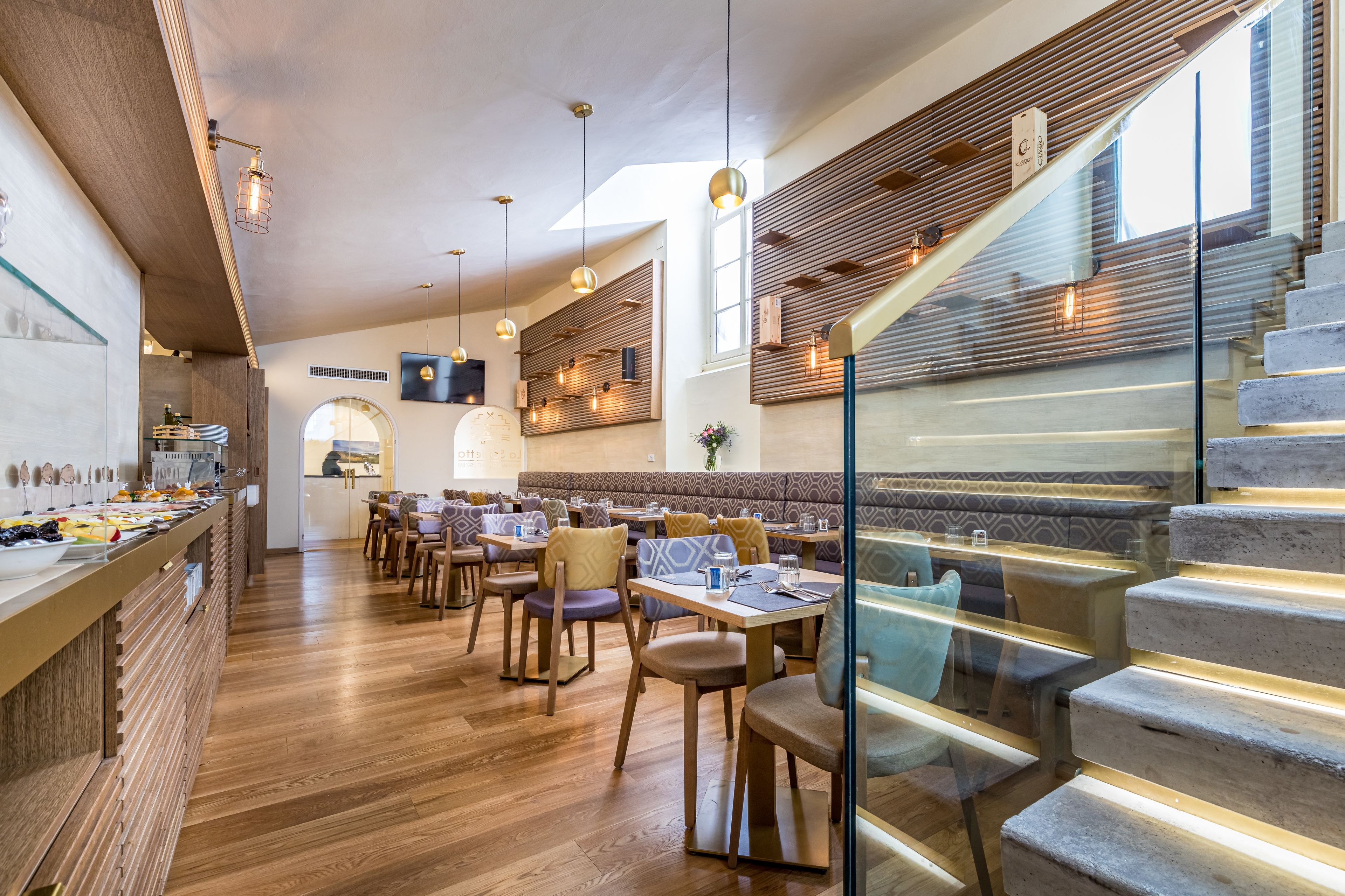 Daily buffet breakfast (EUR 16 per person)