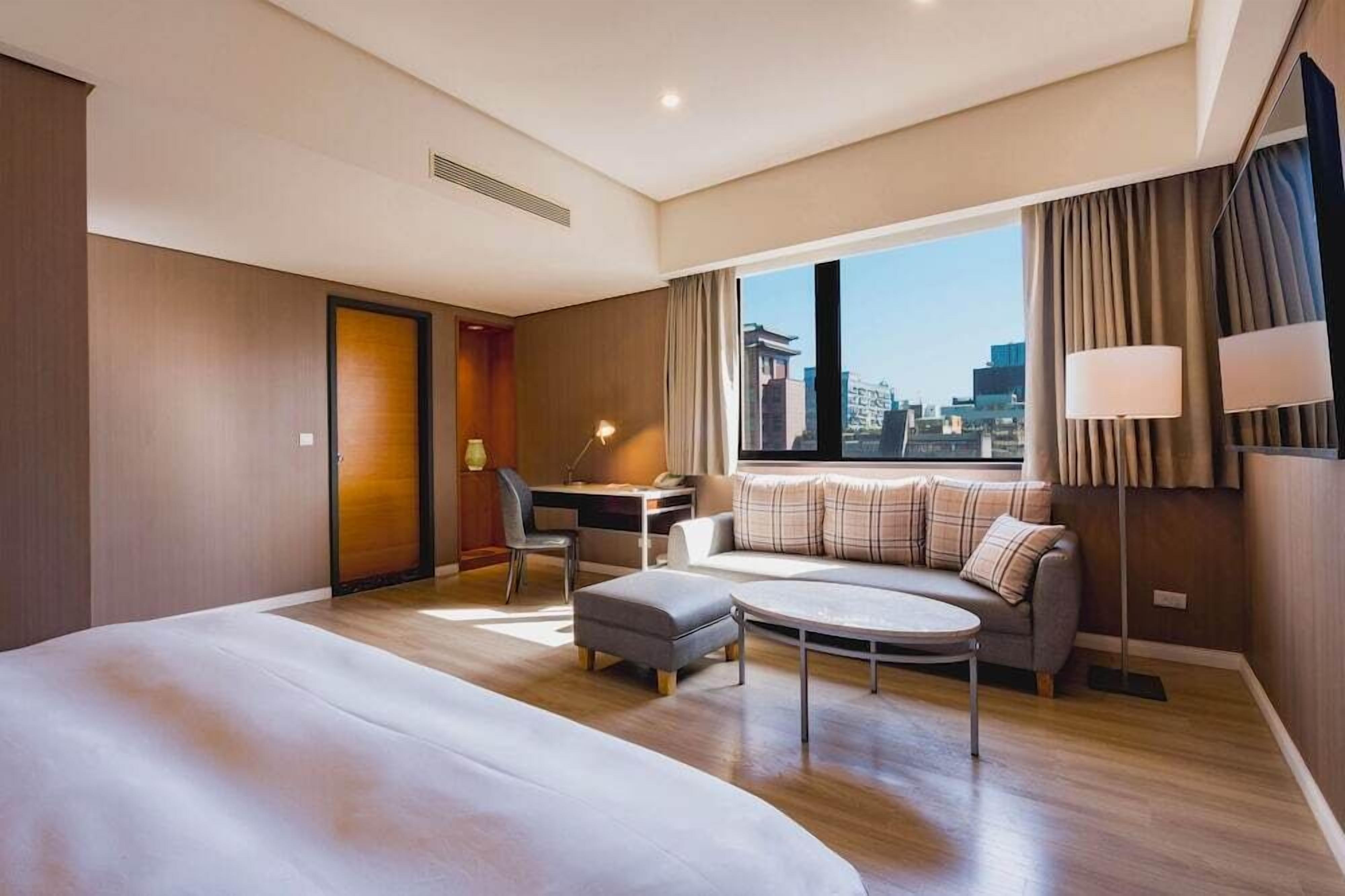 Roupas de cama premium, edredons de pluma, cofres nos quartos