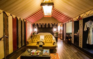 Vintage Tent | Minibar, in-room safe, laptop workspace, soundproofing -  Ajit Bhawan - A Palace Resort (Jodhpur)