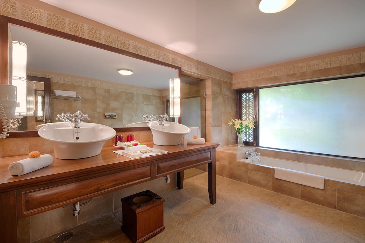 vintage suite | 1 bedroom, minibar, in-room safe, laptop workspace