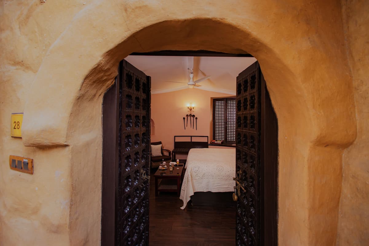 vintage room | exterior