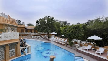 Outdoor pool, pool loungers